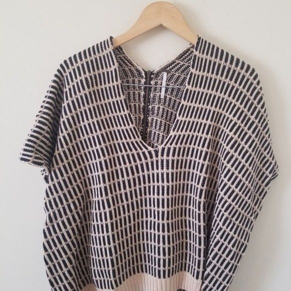 Free People Something Special Poncho - Picture 6 of 16